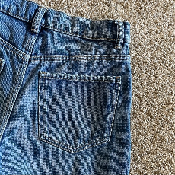 Zara Denim Shorts Women’s 0 Blue Medium Wash Distressed Cut off Raw Frayed Hem - Picture 11 of 14